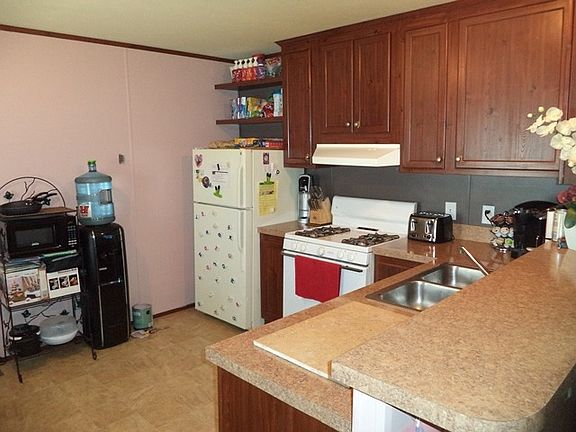3rd image of 300 E Spencer St Lot 88