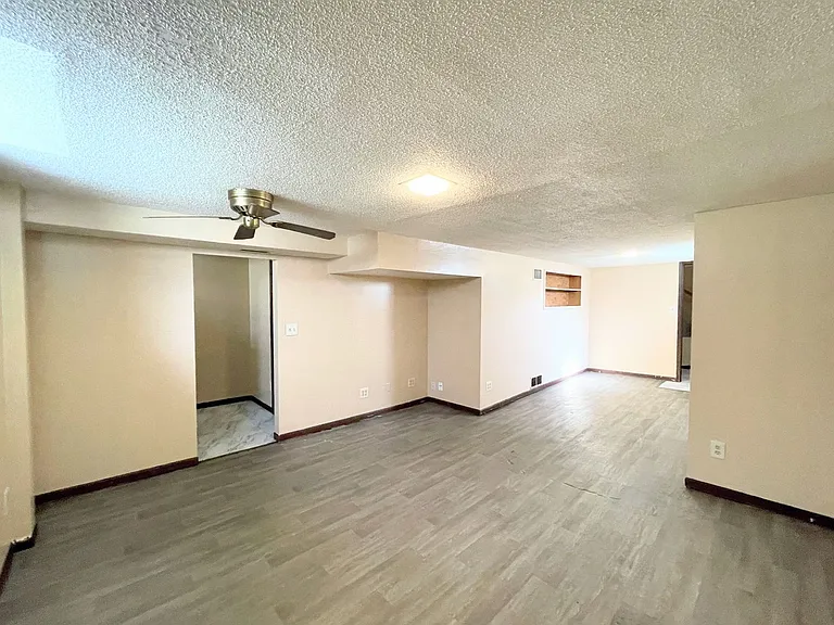 1427 N Harding Ave — Photo 20