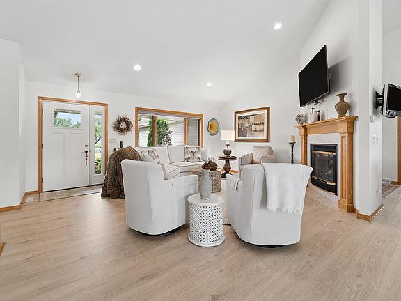4th image of 2855 Freedom Rd