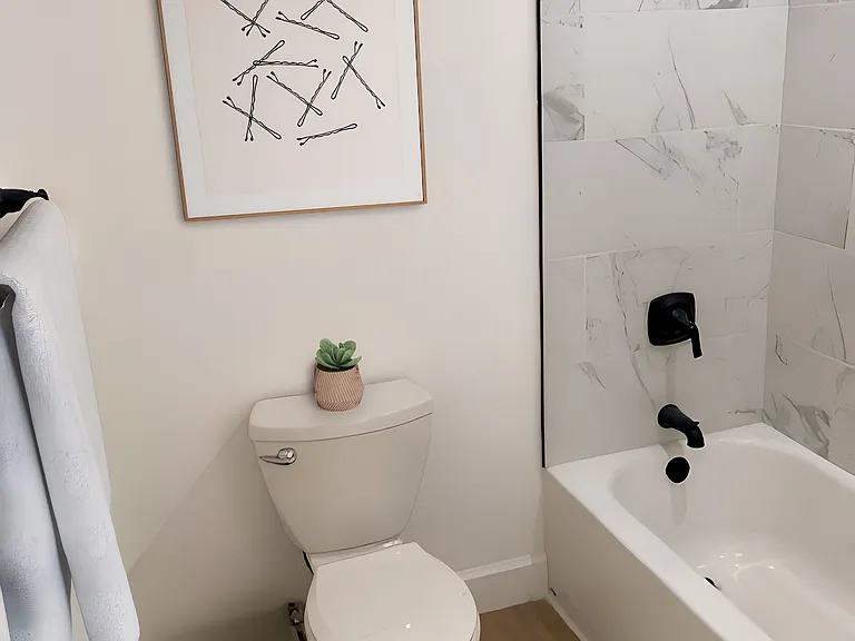 17th Ave S — Photo 4