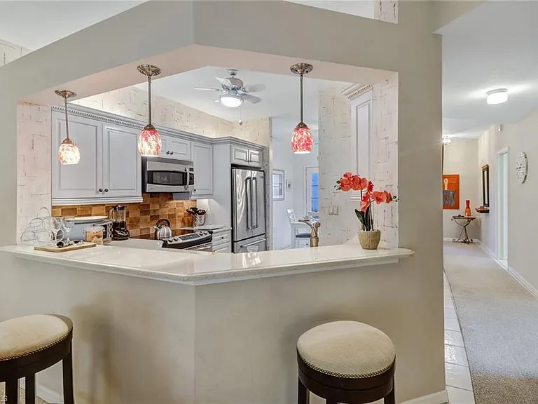 7108 Barrington Cir #101 — Photo 7