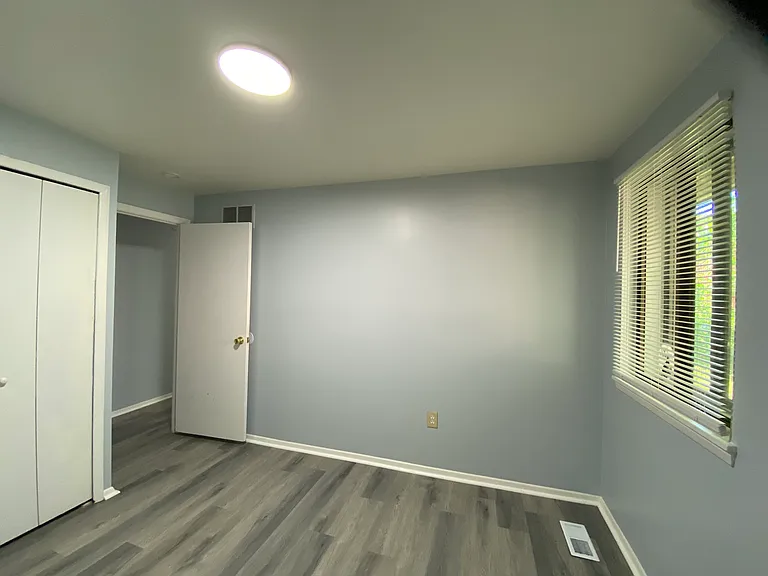7332 Mossy Brink Ct — Photo 11