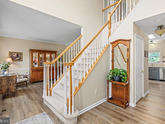 4th image of 1104 Century Oak Dr