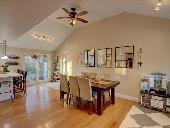 3rd image of 50 Shirley Dr