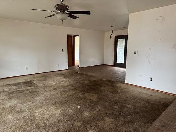 3rd image of 302 N Edgewood Dr