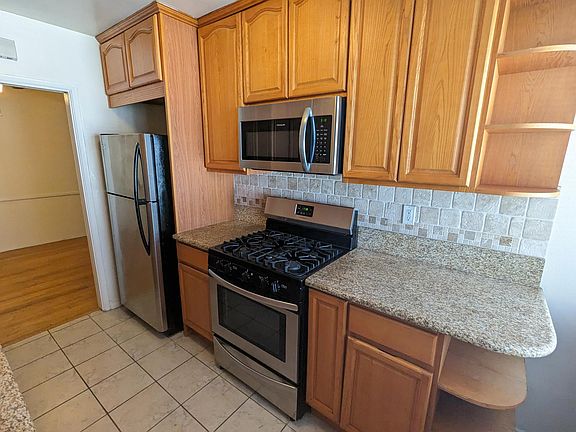 4th image of 1547 S Orange Grove Ave APT 8