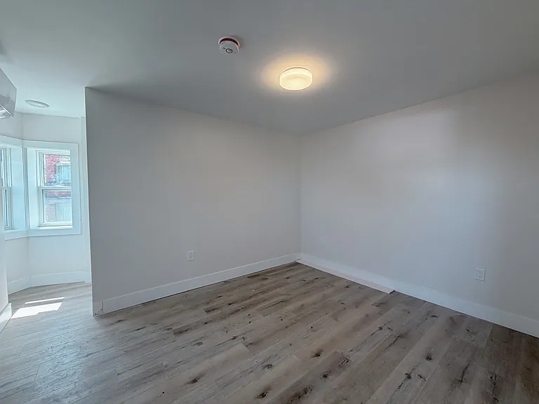 22 Grant Ave — Photo 11