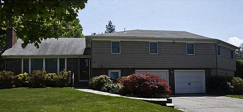 1st image of 11 Mountain Laurel Dr