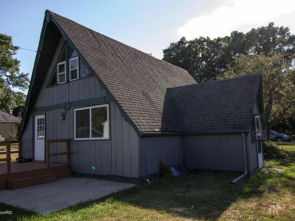 3rd image of 32640 Dixon St