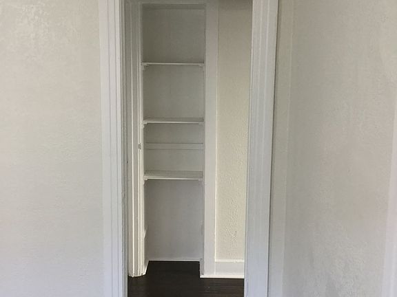 5th image of 1134 N Kingsley Dr