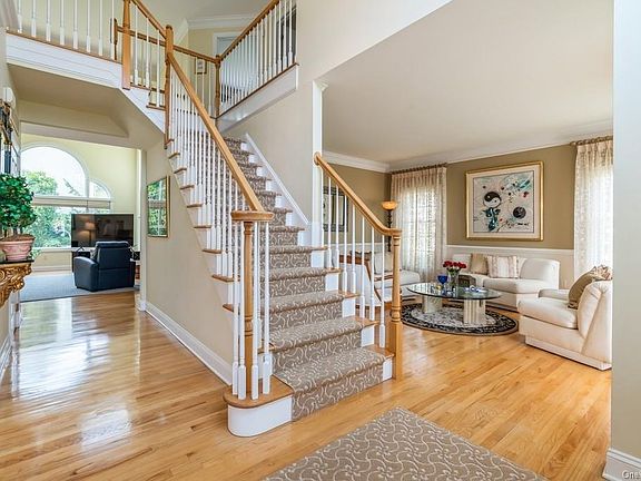 3rd image of 5 McGuiness Ln