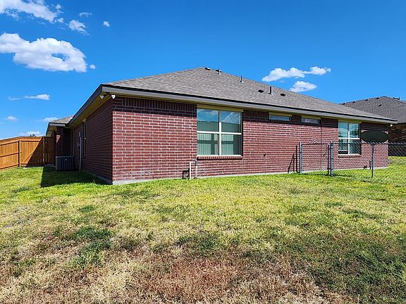 3rd image of 5503 Settlers Ct #B