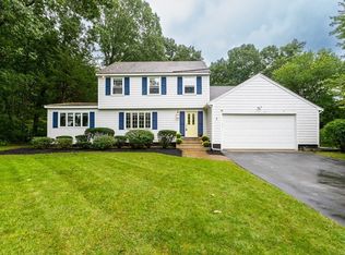 4 Comstock Ln, Topsfield, MA 01983