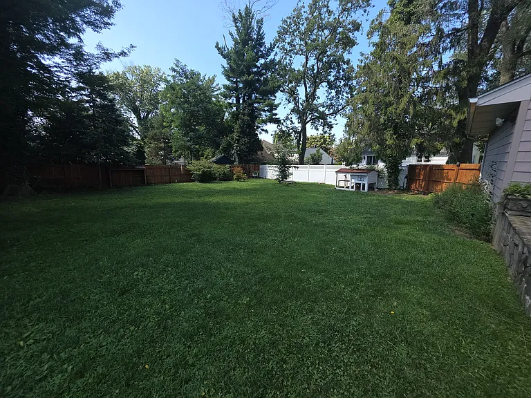 316 Hutchinson Ave — Photo 36
