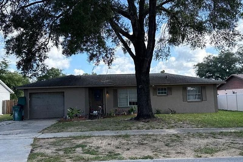 1st image of 2709 Knollwood Trl
