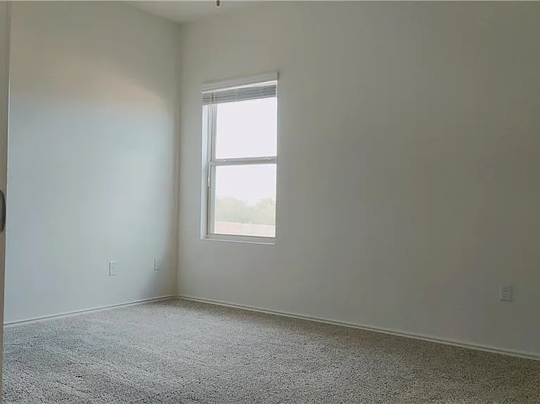 7400 Tonka Ln — Photo 6