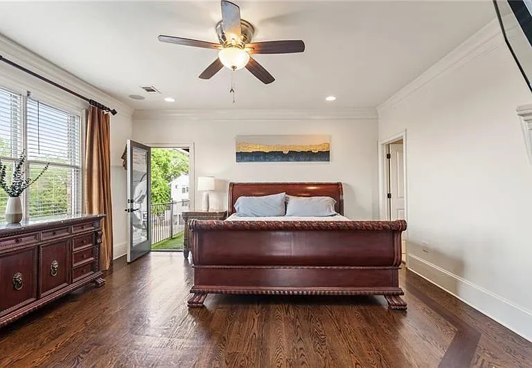 629 Boulevard NE — Photo 36