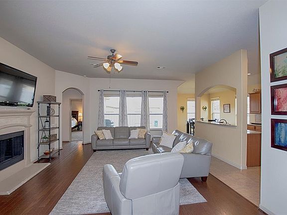 5th image of 2753 2753 Terranova Ln