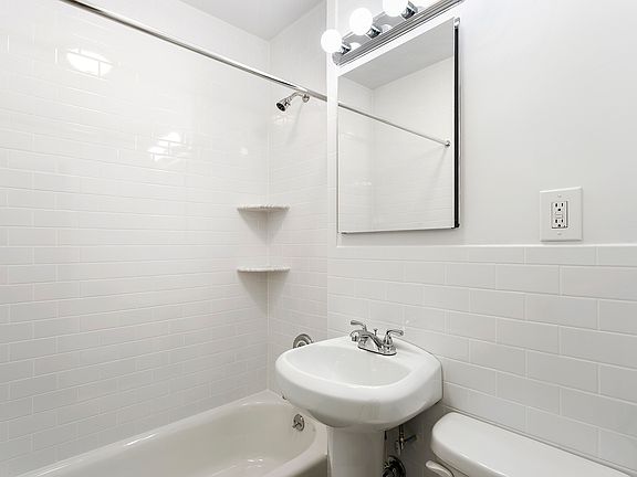 5th image of 330 W 85th St APT 4F