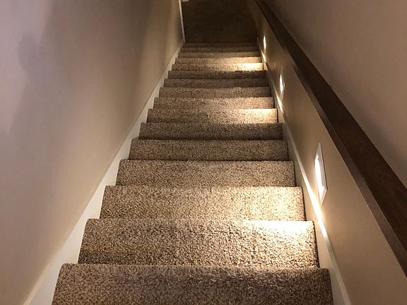 4th image of 313 5th St Unit 204