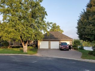 1213 Lewis Ave SW, Hutchinson, MN 55350