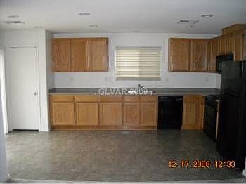2nd image of 716 Penshaw Bridge Ave