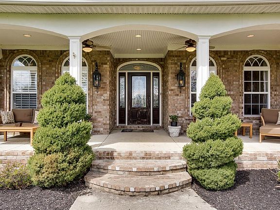5th image of 1501 Cayce Creek Ln