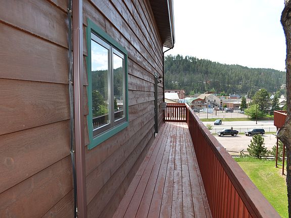 3rd image of 319 Pine Mountain Ave