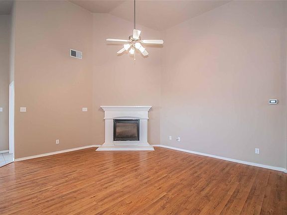4th image of 2109 Trina Dr