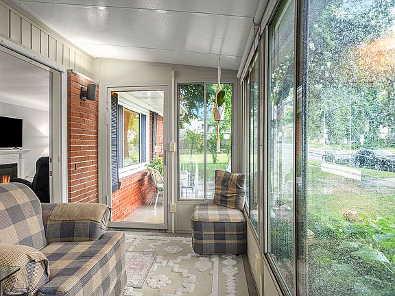 5th image of 520 S Kalamazoo Ave