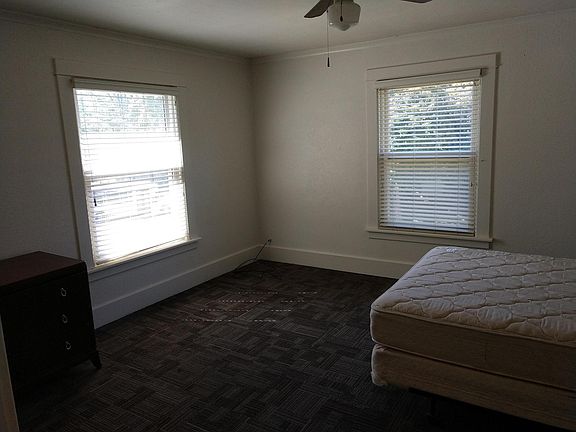 3rd image of 363 Lincoln Ave
