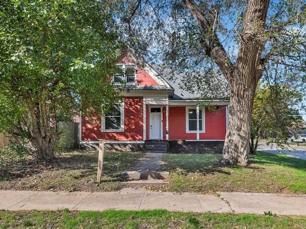 221 N Barker Ave, El Reno, OK 73036