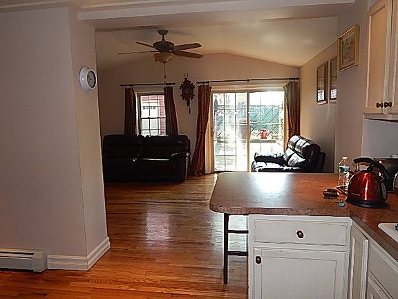 5th image of 853 Logan Ave