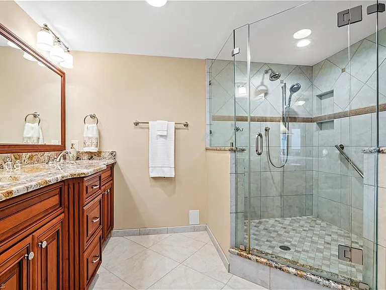 7515 Pelican Bay Blvd #7B — Photo 24