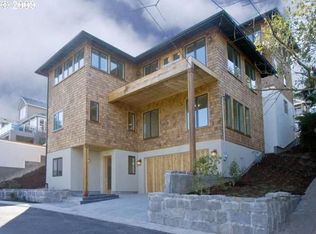 7605 S Fulton Park Pl, Portland, OR 97219