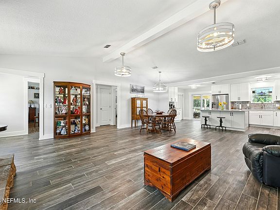 4th image of 4048 COUNTRY MEADOWS Drive