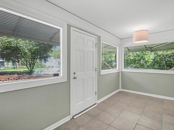 3rd image of 702 Buckingham Rd