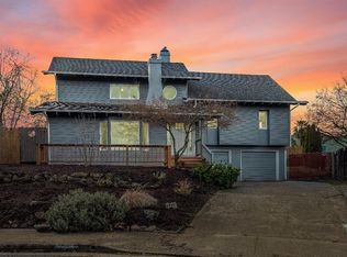 2441 Huntington Ln, Medford, OR 97504