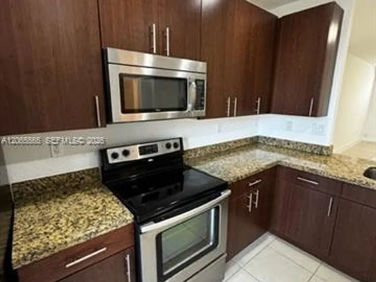 4017 SW 149th Ct #Townhouse 4017 — Photo 17