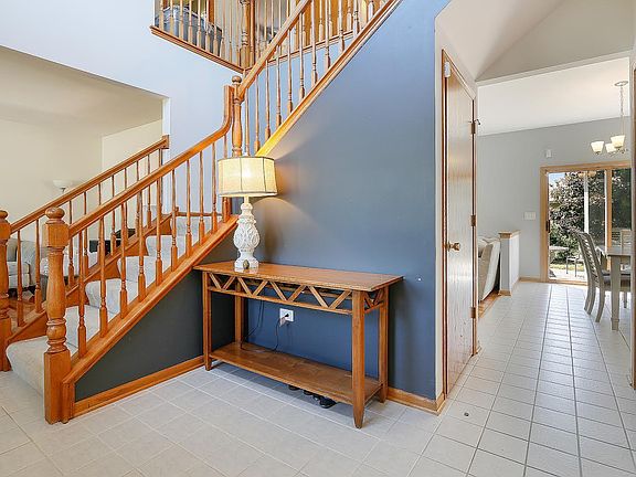3rd image of 1296 Woburn Dr