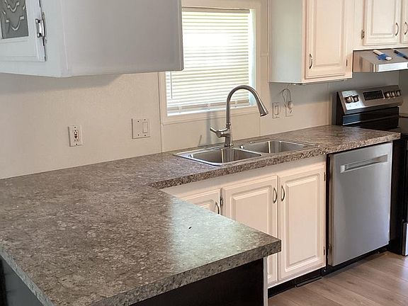 2nd image of 11 Wildwood Ln