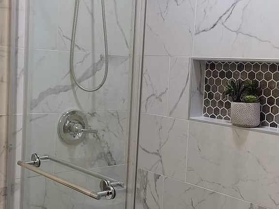2nd image of 3541 Surrey Ln