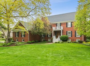 5644 Oakwood Cir, Long Grove, IL 60047