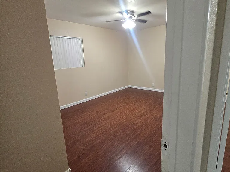 1382 W Orange Grove Ave #C — Photo 9