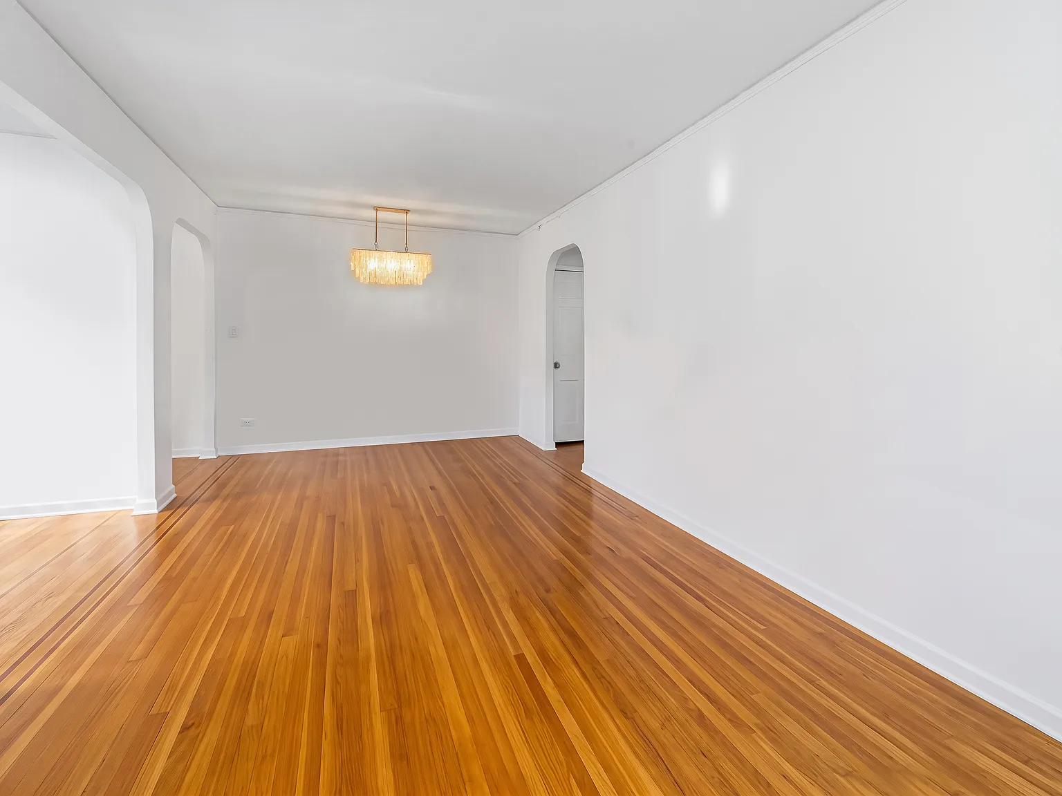 107 University Place — Photo 3
