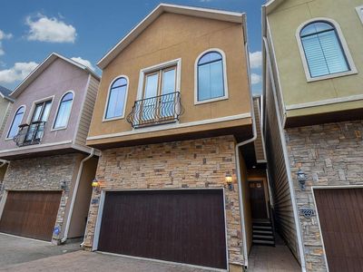 1222 W 17th St, Houston, TX, 77008