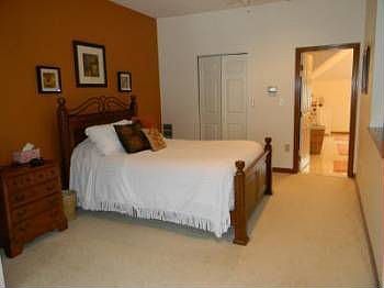 3rd image of 1004 Sherwood Forest Ln #1004