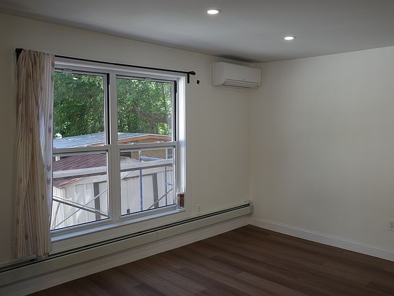 5th image of 304 Vineland Ave #3