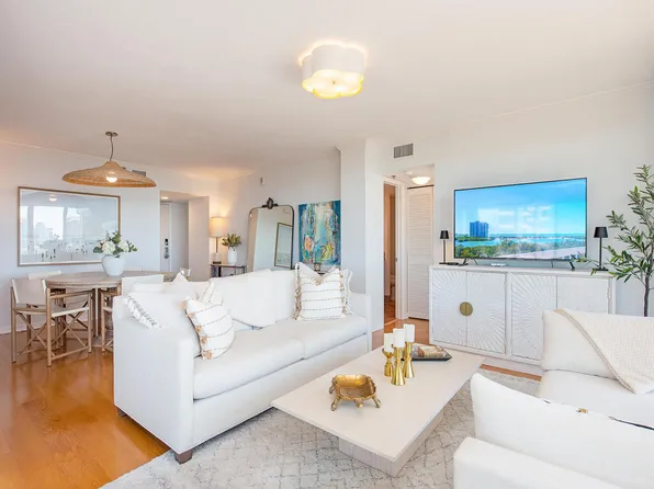 5501 Heron Point Dr APT 503, Naples, FL 34108