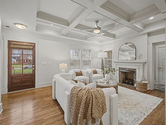 5th image of 825A Clayton Ave #A